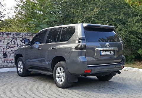 Автомобіль із номером BT7777EO