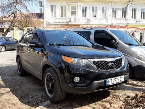 Автомобіль із номером BT7777EO