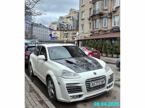 Автомобіль із номером AA7717BP