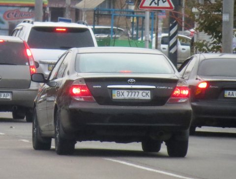 Автомобіль із номером BX7777CK