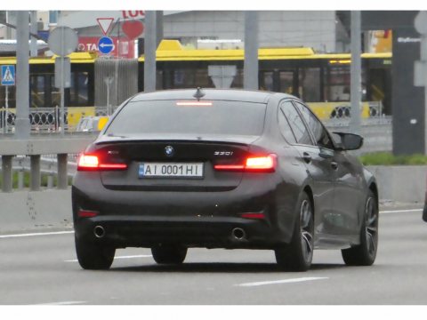Автомобіль із номером AI0001HI