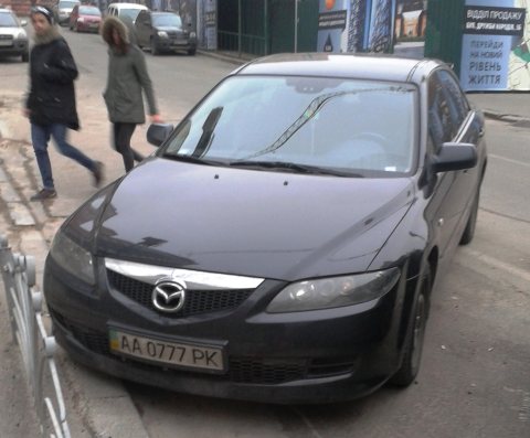 Автомобіль із номером AA0777PK