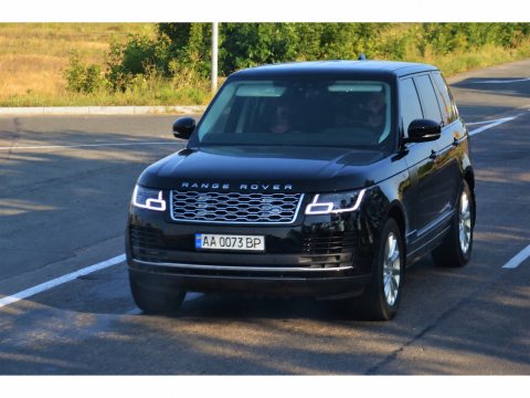 Автомобиль с номером AA0073BP
