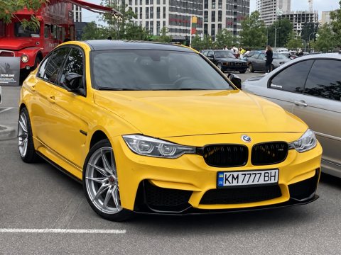 Автомобиль с номером KM7777BH