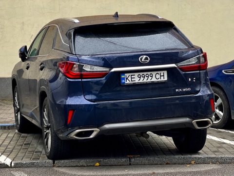 Автомобиль с номером KE9999CH